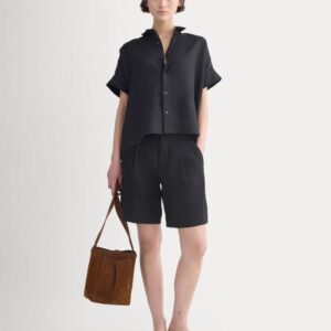 Boxy-Leinenhemd mit lockerer Passform und klassischem Button-Down-Design