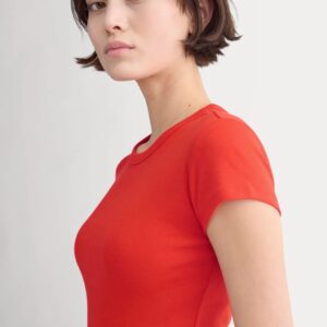 T-Shirt aus Bio-Baumwolle mit Rippstruktur und figurbetonter Passform