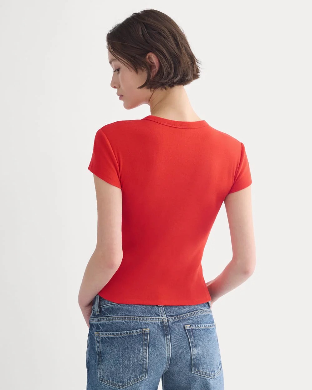 T-Shirt aus Bio-Baumwolle mit Rippstruktur und figurbetonter Passform