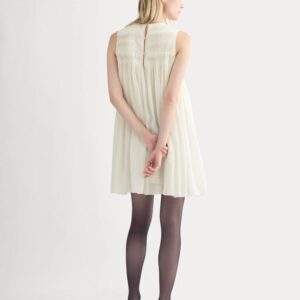 Mini-Kleid aus Seiden-Georgette mit gedrehten Falten und schwingender Passform
