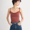 Tanktop mit verstellbaren Schulterbändern und drapiertem Ausschnitt